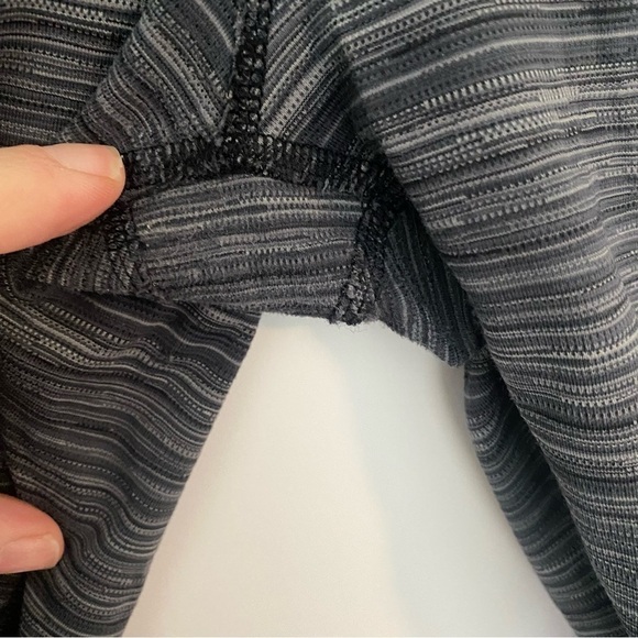 Lululemon Run: Inspire Crop II (Mesh) 21” in Cyber Stripe Deep Coal Black Sz 6 - Picture 6 of 11